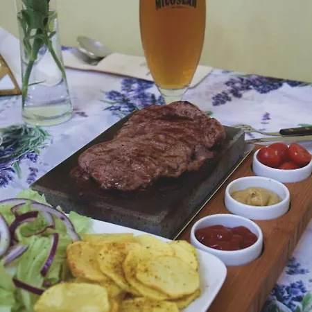 Palac Fabrykanta Bed & Breakfast