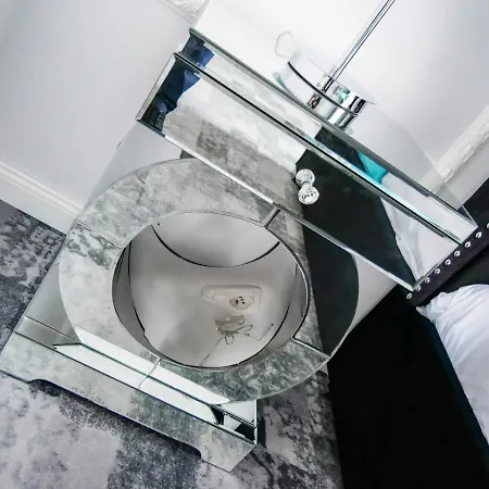 Palac Fabrykanta Bed & Breakfast *