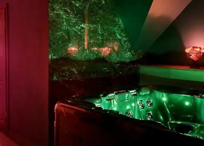 Palac Fabrykanta Bed & Breakfast 4*