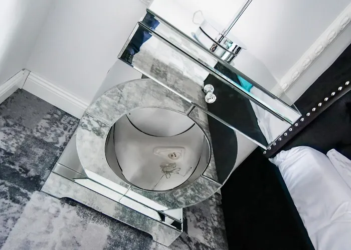 Palac Fabrykanta Bed & Breakfast 4*